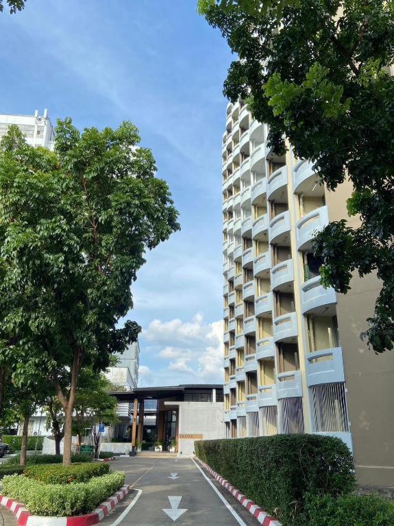 Dluxx Thammasat Hotel Pathum Thani Exterior photo