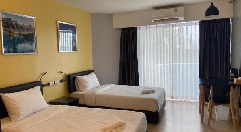 Dluxx Thammasat Hotel Pathum Thani Exterior photo